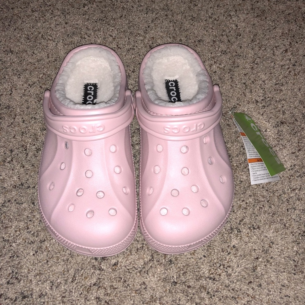 🚫SOLD🚫 Light pink fuzzy crocs